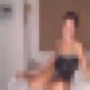 Rejoins Elise, 31 ans à Bron en privé