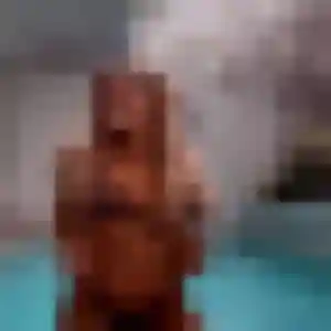 Contacte Catherine, 20 ans à Buxerolles en privé