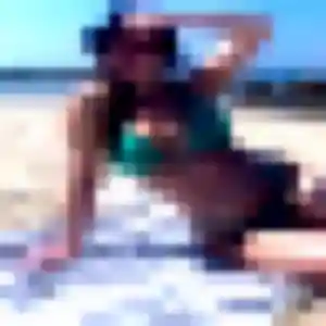 Photo de Louise à Cambo-les-Bains (39 ans) - rencontre sexy discret