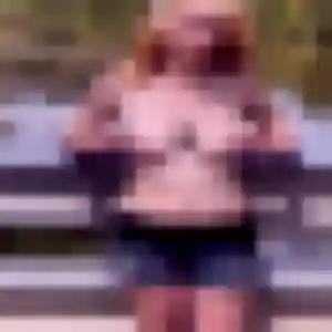 Contacte Bertille, 19 ans à Capbreton en privé