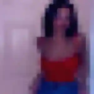 Rejoins Henriette, 21 ans à Carmaux gratuitement