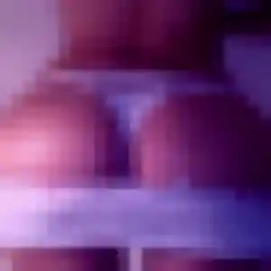 Regine, 23 ans, en ligne à Chirongui pour un rencontre sexy