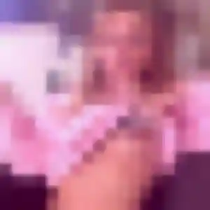 Elsa, 21 ans, cherche un rencontre sexy à Decazeville