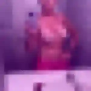 Blandine, 42 ans, en ligne à Jouars-Pontchartrain pour une rencontre coquine