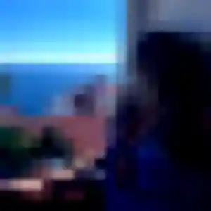 Rejoins Hajar, 19 ans à La Roquette-sur-Siagne gratuitement