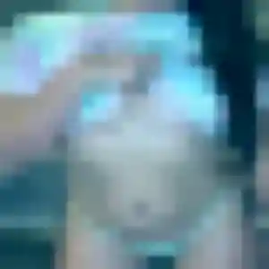 Kawtar, 21 ans, en ligne à Marsillargues pour une rencontre coquine
