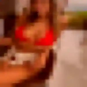 rencontre sexy à Meyreuil : photo de Sibylle, 33 ans - accès libre