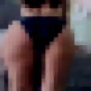 Typhaine (22 ans) à Ouangani propose un rencontre sexy ce soir