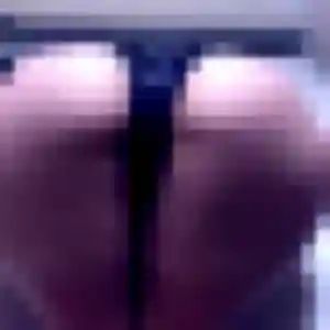 Delice, 23 ans, connectée à Saint-Brieuc pour une rencontre coquine