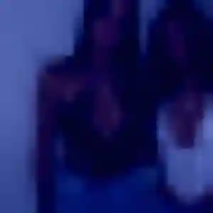 Penelope (25 ans) à Saint-Denis attend une rencontre ce soir