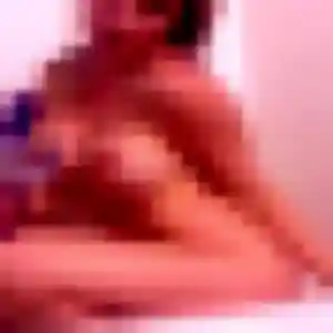 Romane, 33 ans, connectée à Saint-Rémy-de-Provence pour une rencontre coquine